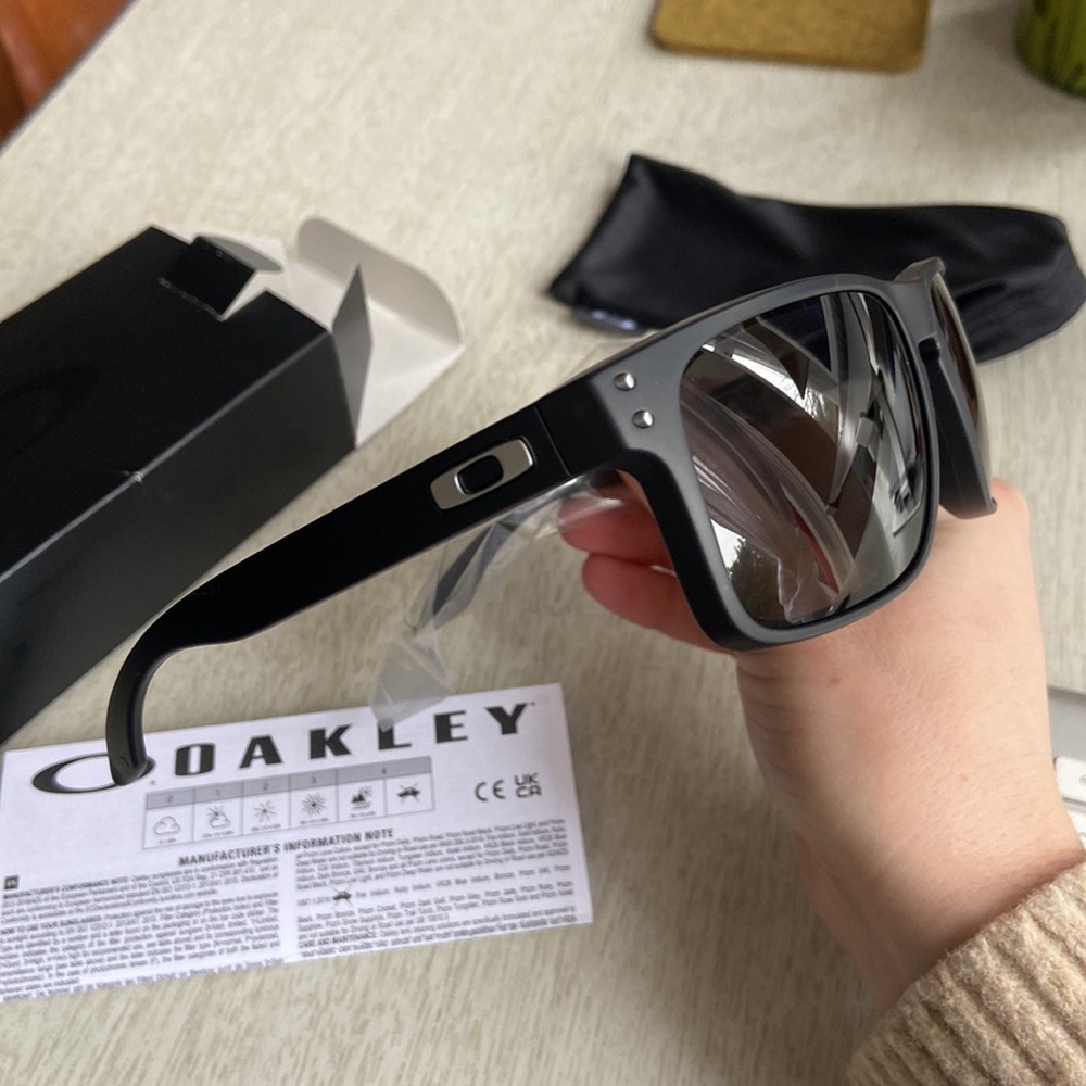 Prizm Oakley sunglasses 🕶️ - Picture 5 of 6